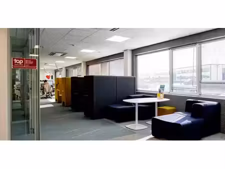 bureau à louer à froyennes pour € 4.900
