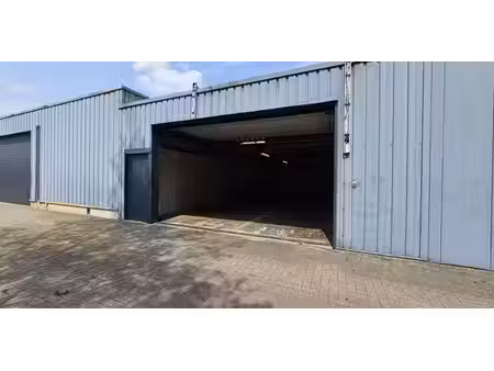 entrepôt à louer à hasselt pour € 695