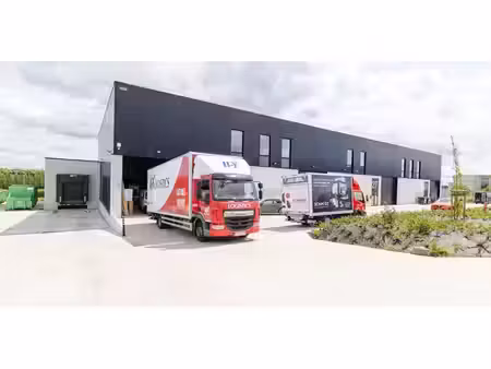 entrepôt à louer à suarlée pour € 4.250