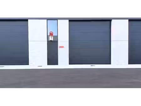 entrepôt à louer à zwevezele pour € 595