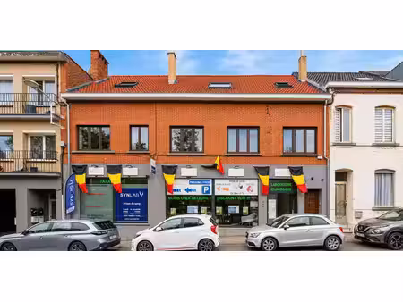 bien commercial à louer à braine-l'alleud pour € 4.000