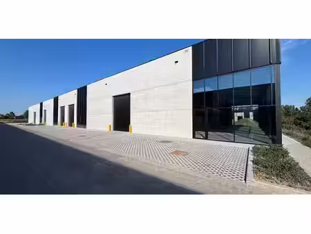bâtiment commercial à louer à enghien pour € 4.933