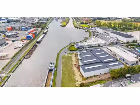 bâtiment d’entreprise à louer à evergem pour € 3.600