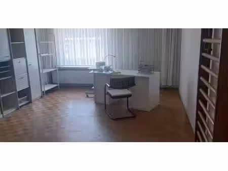 bien professionnel à louer à strombeek-bever pour € 700