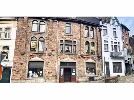 bâtiment commercial à louer à saint-hubert pour € 650