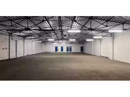 entrepôt à louer à tielt pour € 1.200