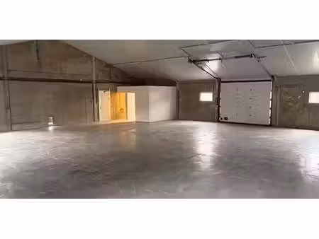 entrepôt à louer à torhout pour € 750