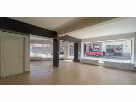 bâtiment commercial à louer à tournai pour € 1.200