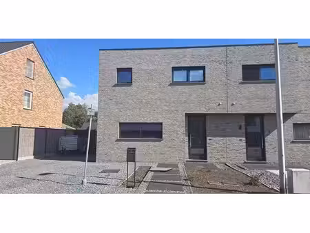 maison à louer à kortessem pour € 1.150 avec 3 chambres à coucher