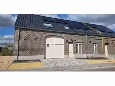maison à louer à peer pour € 1.250 avec 3 chambres à coucher