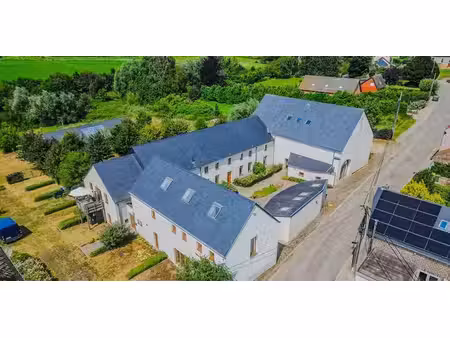 usage mixte à vendre à tourinnes-saint-lambert pour € 1.500.000 avec 2 chambres à coucher