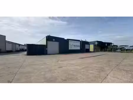 bâtiment d’entreprise à louer à deinze pour € 1.175