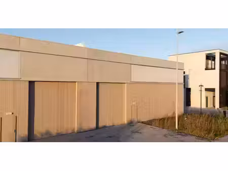 bâtiment d’entreprise à louer à deinze pour € 3.500