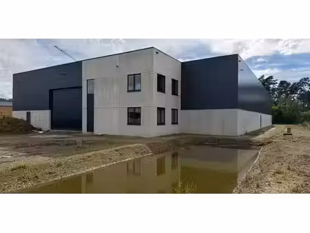 bâtiment d’entreprise à louer à lanklaar pour € 6.150