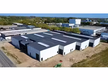 bâtiment d’entreprise à louer à evergem pour € 3.300