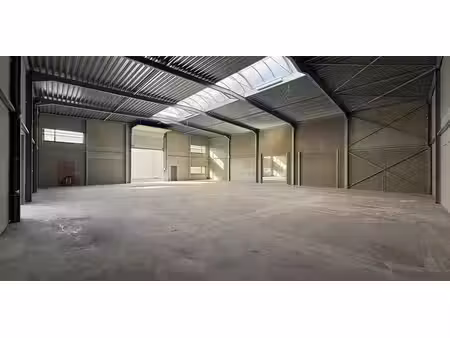 bâtiment d’entreprise à louer à evergem pour € 4.750