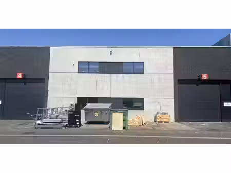 bâtiment d’entreprise à louer à sint-denijs-westrem pour € 4.810