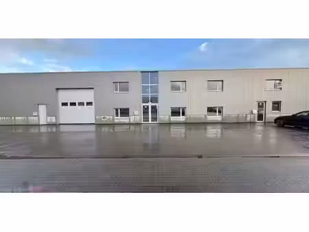 bâtiment d’entreprise à louer à ouwegem pour € 4.900