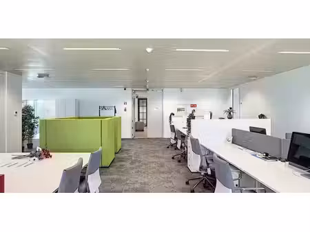 bureau à louer à zwijnaarde pour € 4.443