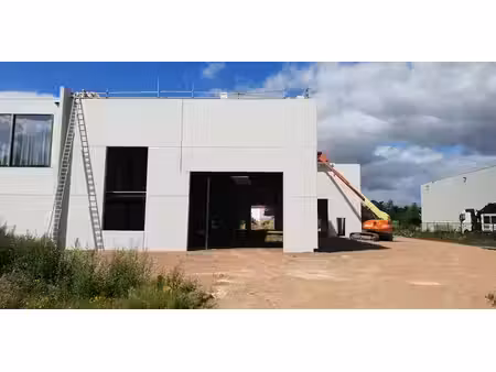 entrepôt à louer à tielen pour € 1.500