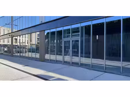 bien commercial à louer à beveren pour € 4.331