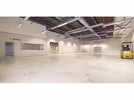 bâtiment commercial à louer à geel pour € 5.850