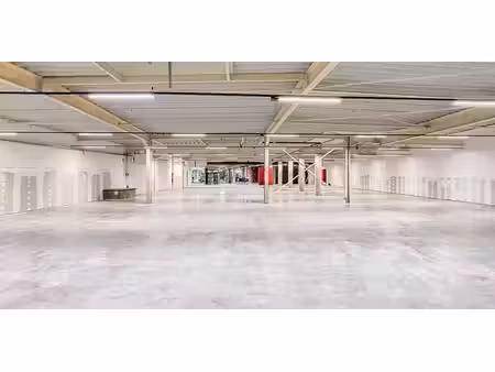 bien commercial à louer à izegem pour € 3.950