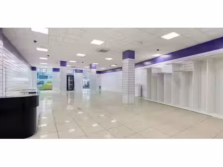 bien commercial à louer à kortrijk pour € 3.450