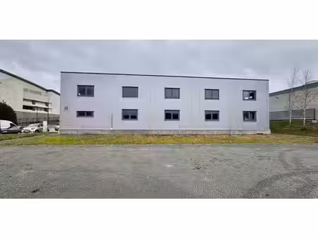 bien commercial à louer à wavre pour € 4.500