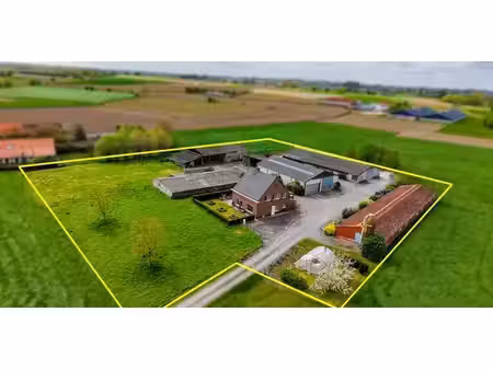 ferme à vendre à deinze pour € 645.000 avec 3 chambres à coucher