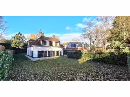 sous option - maison à louer à kraainem avec 4 chambres à coucher