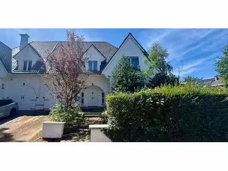 sous option - maison à vendre à waterloo avec 4 chambres à coucher