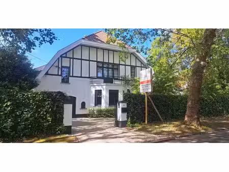 sous option - maison exceptionnelle à vendre à waterloo avec 6 chambres à coucher