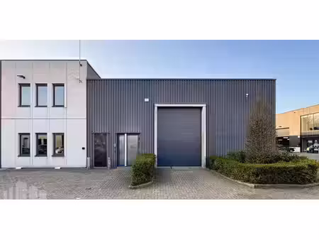 bâtiment d’entreprise à louer à zellik pour € 6.130