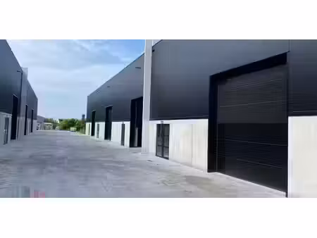 bâtiment d’entreprise à louer à buggenhout pour € 5.925