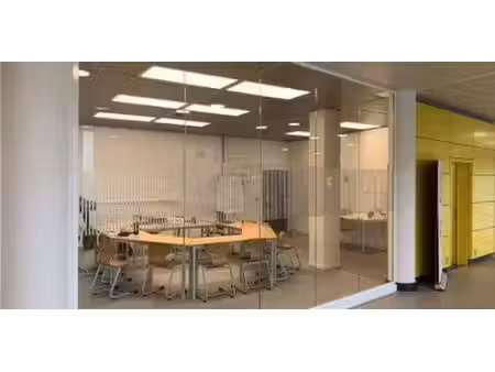 bâtiment d’entreprise à louer à geel pour € 3.082