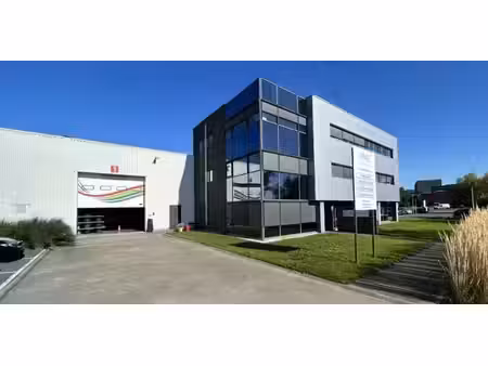 bâtiment d’entreprise à louer à sint-denijs-westrem pour € 8.153
