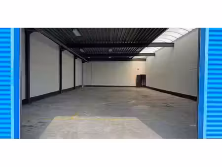 bâtiment d’entreprise à louer à herentals pour € 1.395