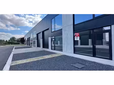 bâtiment d’entreprise à louer à elverdinge pour € 775