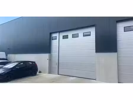 bâtiment d’entreprise à louer à lede pour € 1.395