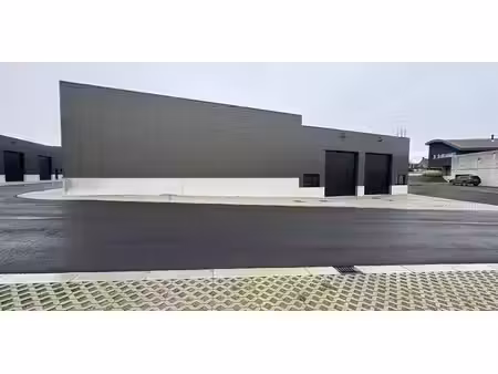 bâtiment d’entreprise à louer à tielt pour € 827