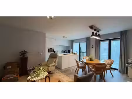appartement à louer à peer pour € 900 avec 2 chambres à coucher