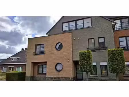 appartement à louer à peer pour € 900