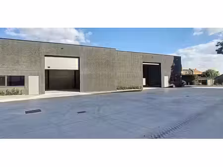 entrepôt à louer à woesten pour € 775