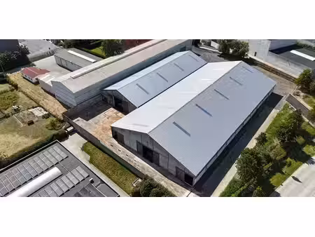 entrepôt à louer à zwevezele pour € 8.753
