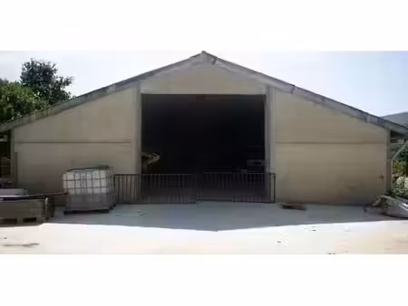 garage à louer à beauvechain pour € 1.450