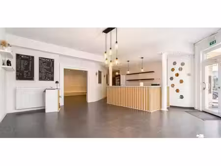 sous option - bien commercial à louer à ans