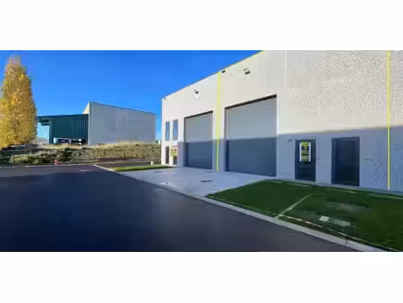 bâtiment commercial à louer à nederbrakel pour € 1.255