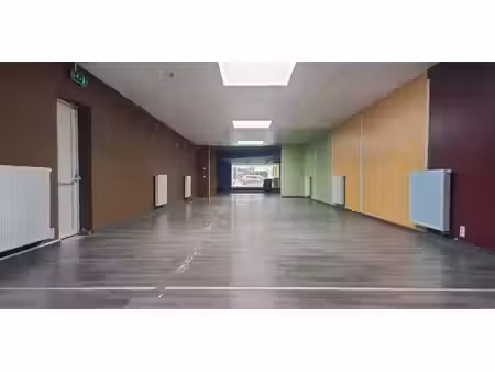 bien commercial à louer à brasschaat pour € 3.550