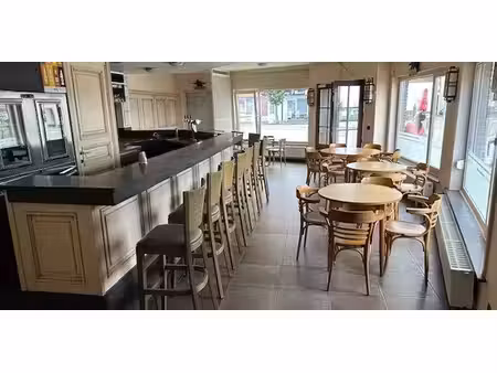 café à louer à genk pour € 1.300